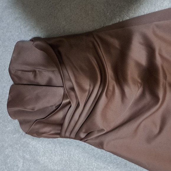 Formal dress - Picture 5 of 5